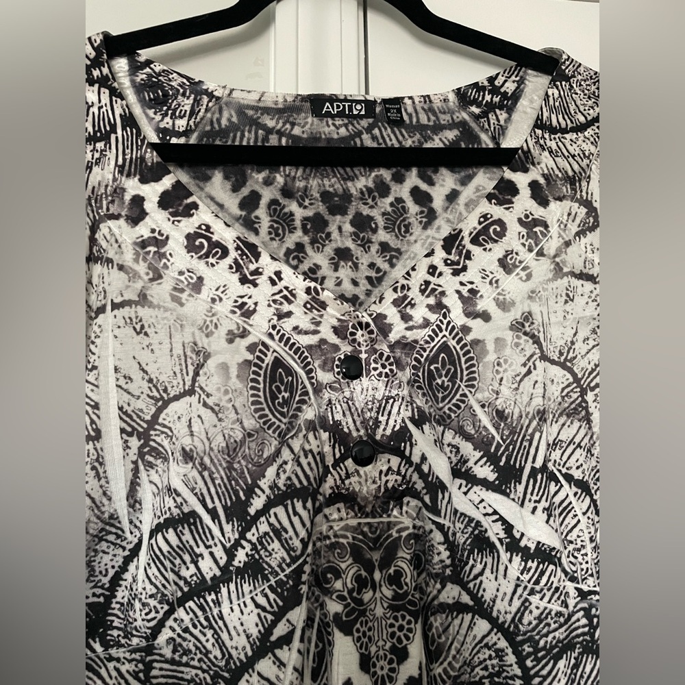 Apt 9 Womens Top 2X Peacock Print 3/4 Sleeve Artsy V Neck Black and White Casual - Picture 5 of 16